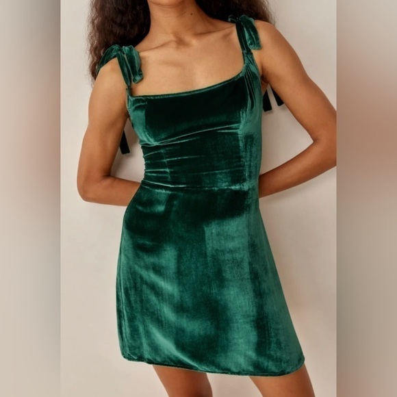 HOUSE of Harlow 1960 x REVOLVE Velvet mini dress with  shoulders ties Green Sz L - Picture 1 of 15